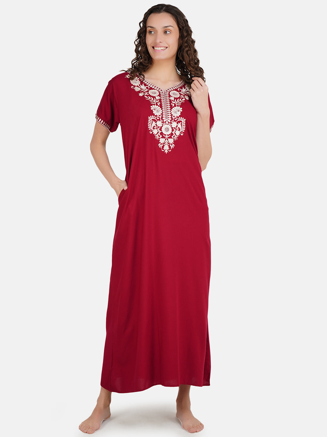 White Six Floral Embroidered Nightgown