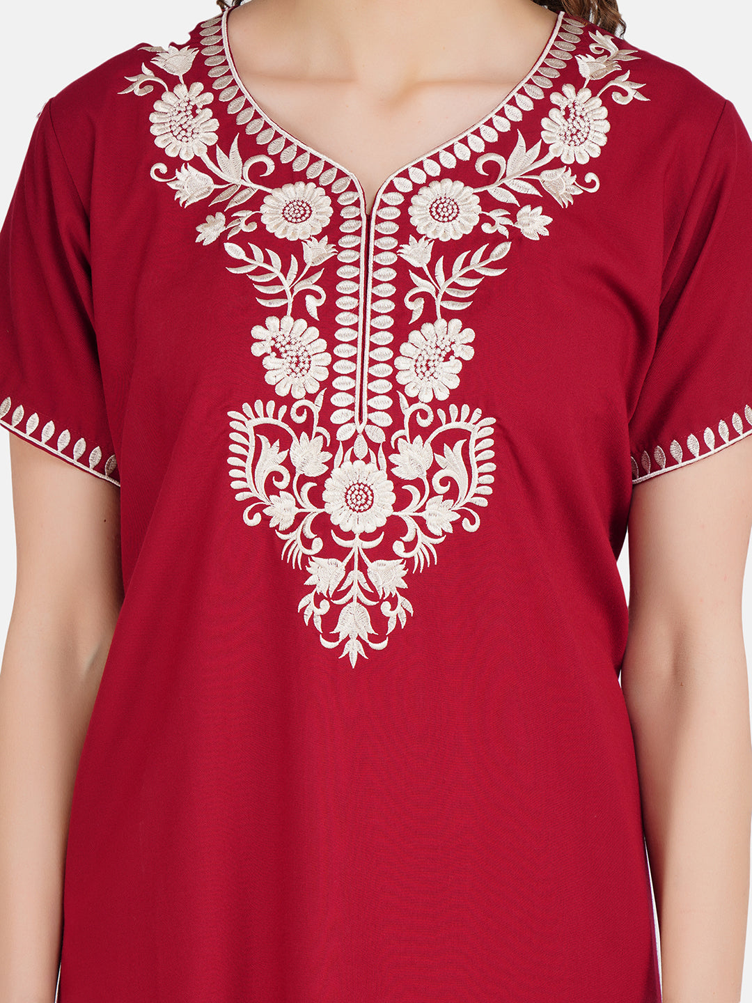 White Six Floral Embroidered Nightgown