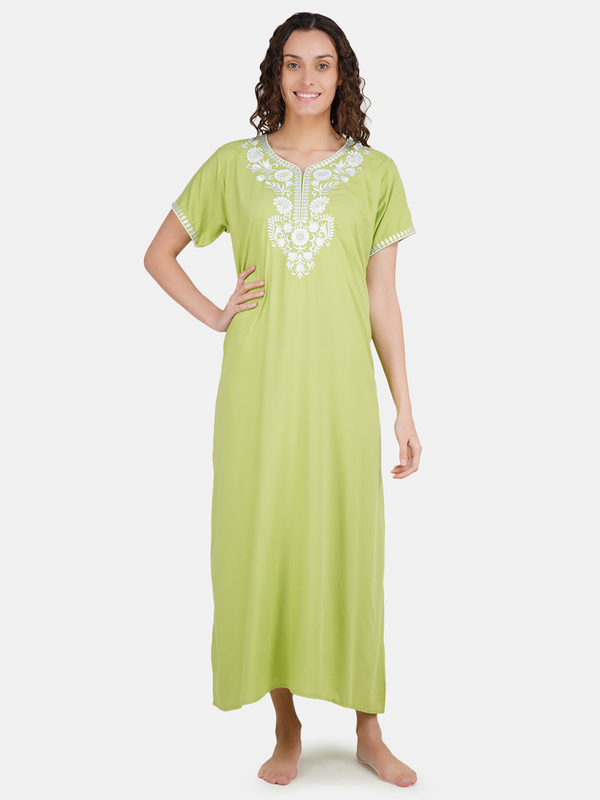 White Six Floral Embroidered Nightgown