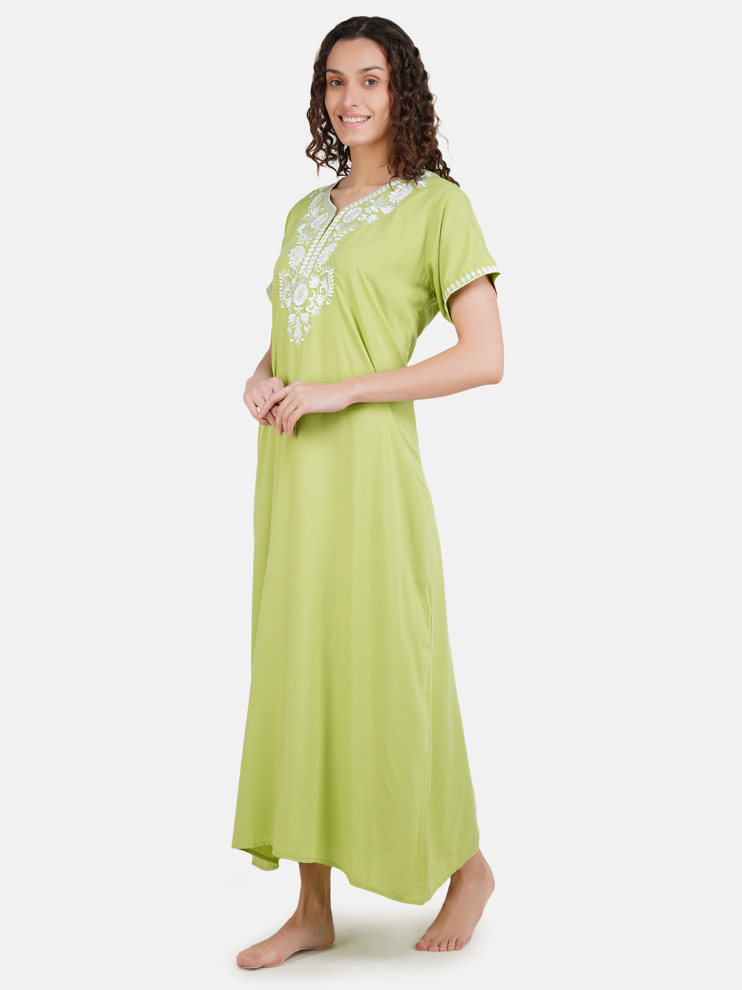 White Six Floral Embroidered Nightgown