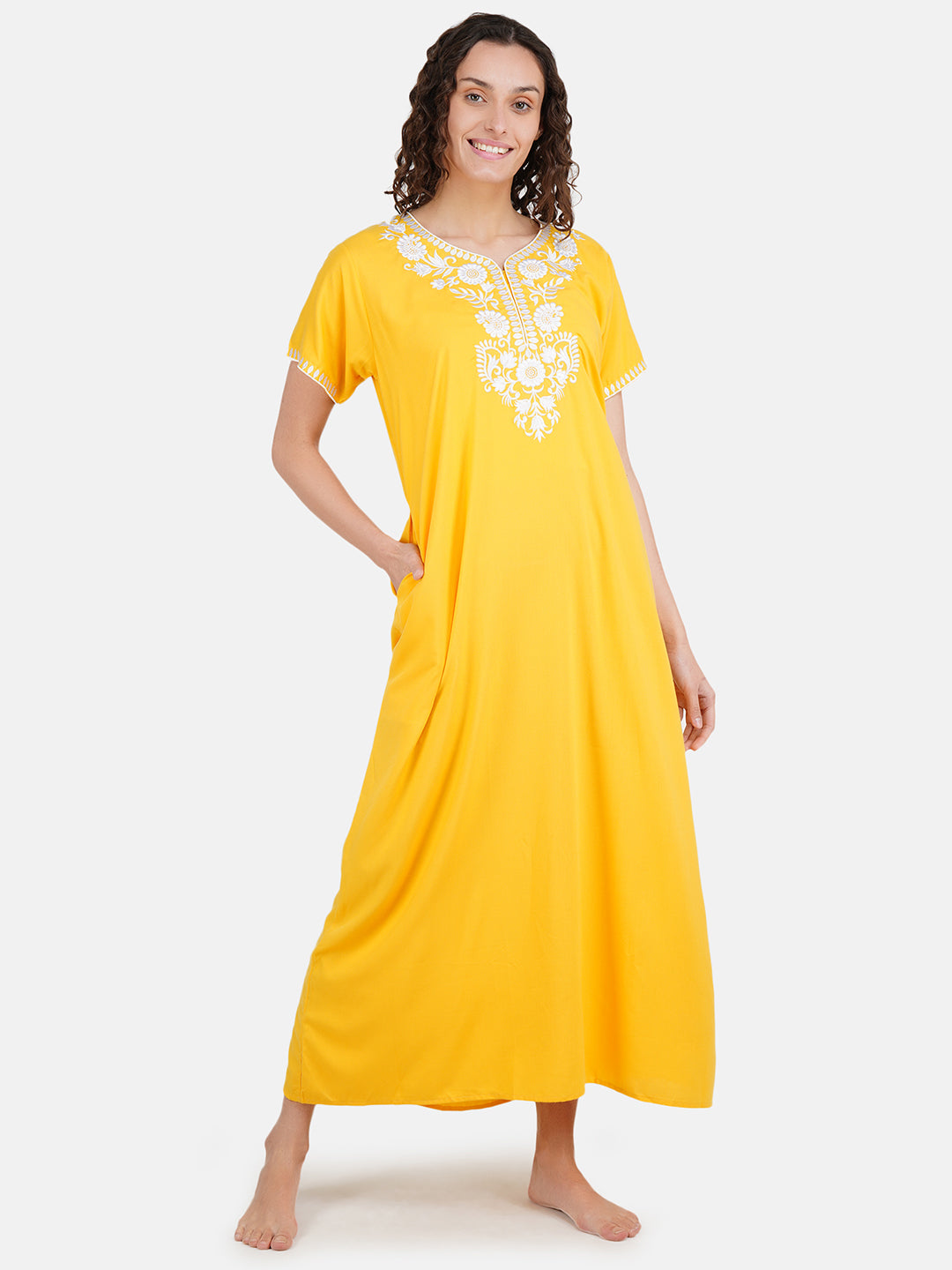 White Six Floral Embroidered Nightgown