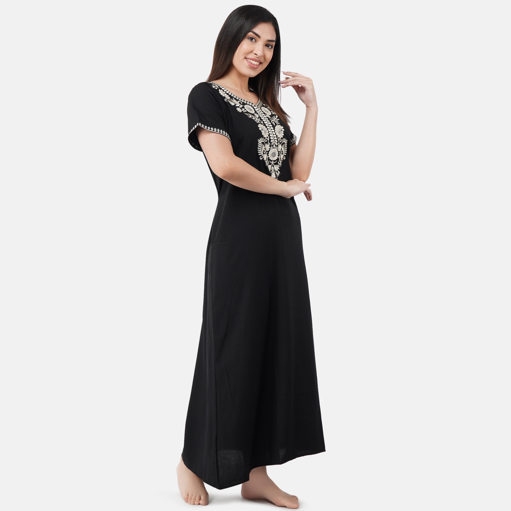 White Six Floral Embroidered Nightgown