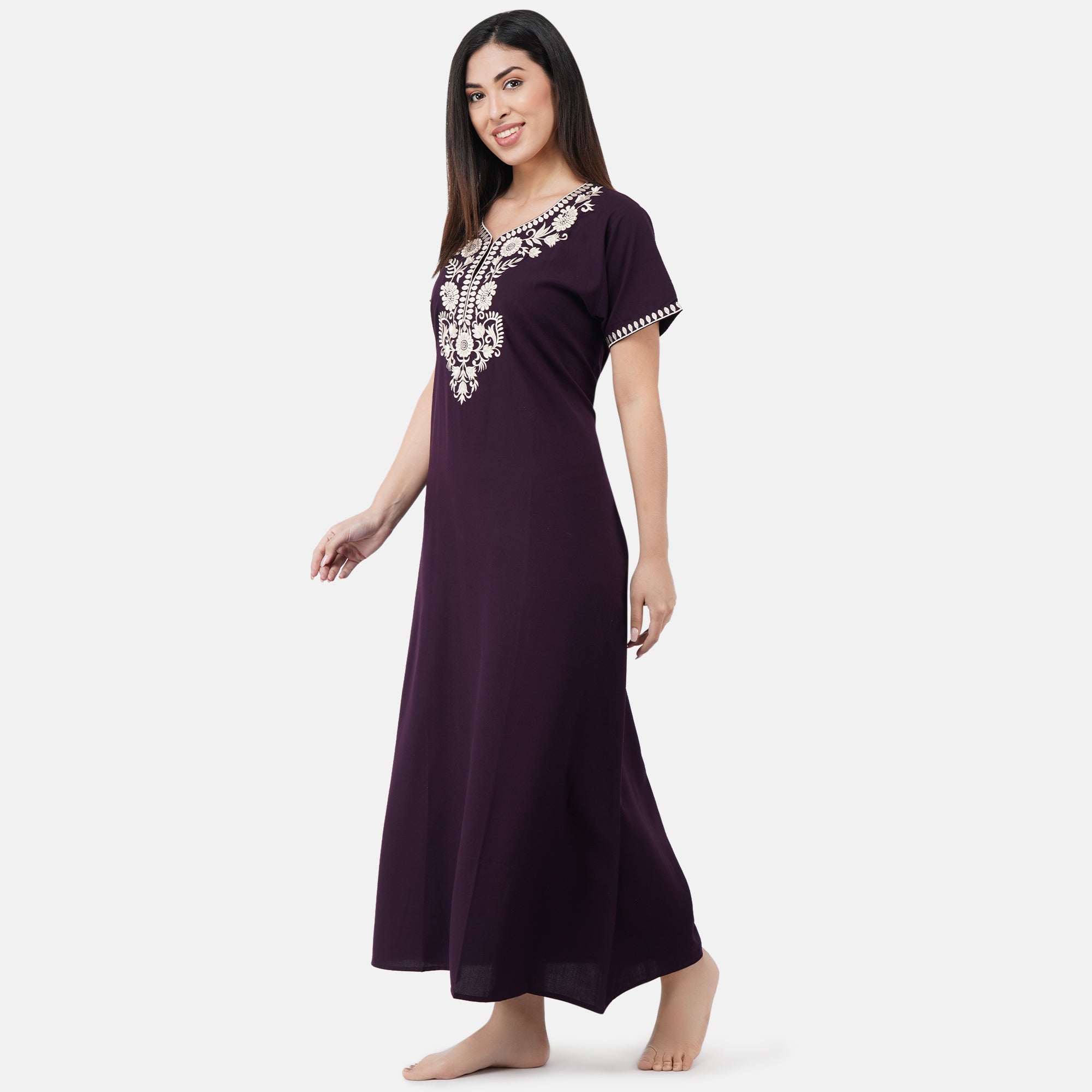 White Six Floral Embroidered Nightgown