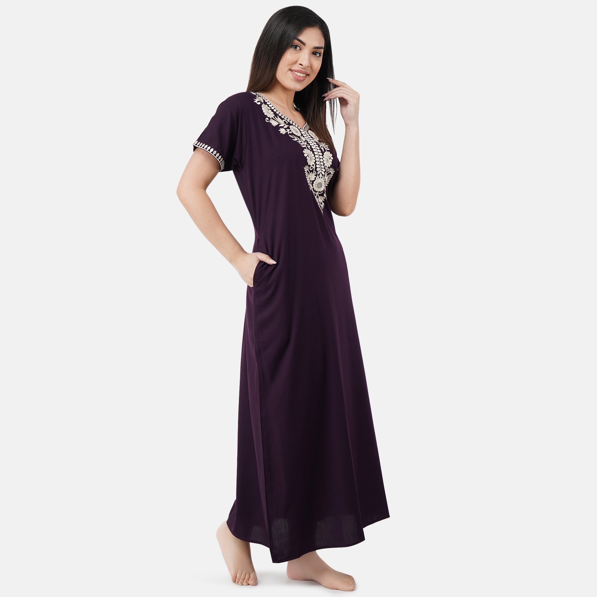 White Six Floral Embroidered Nightgown