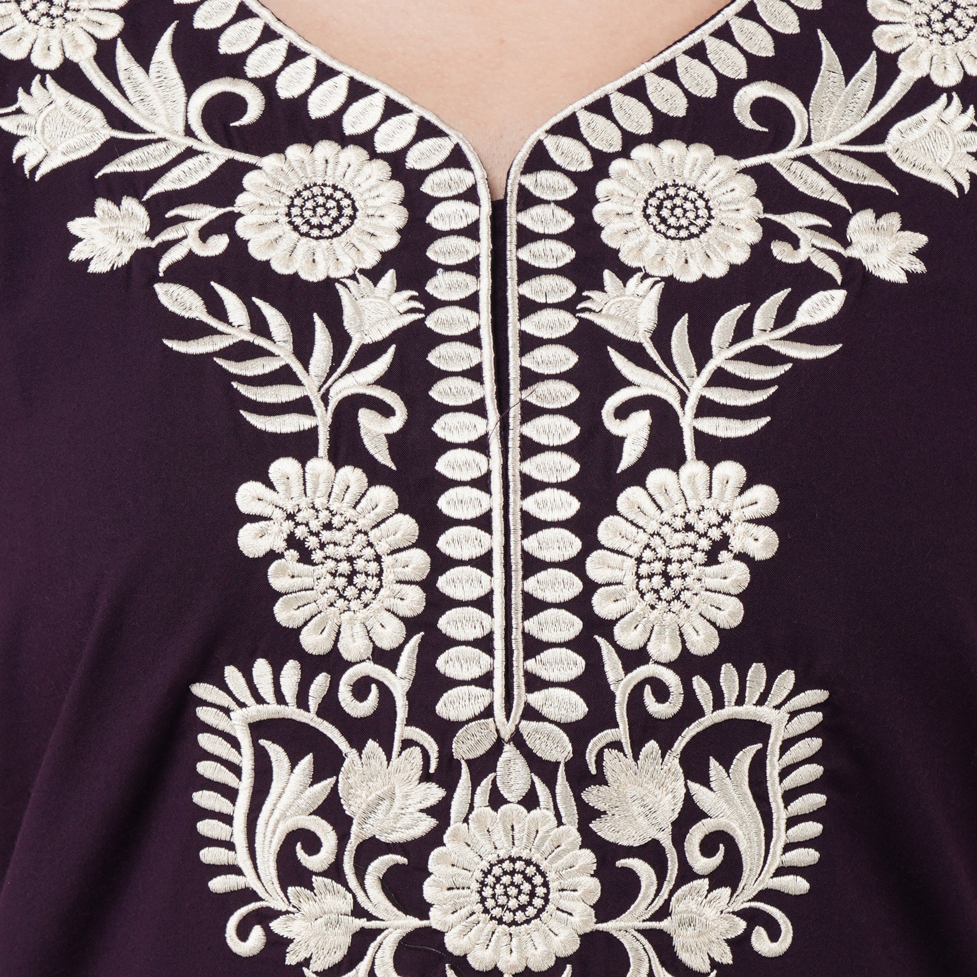 White Six Floral Embroidered Nightgown