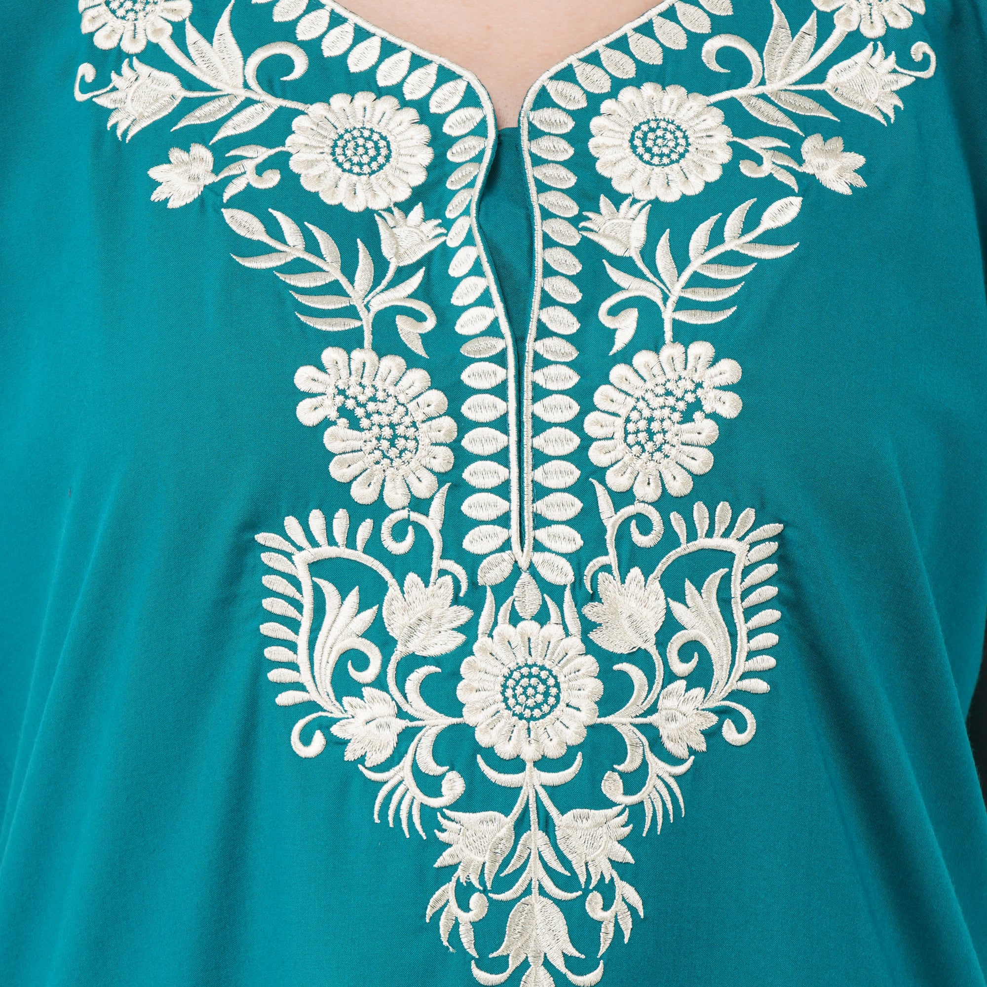 White Six Floral Embroidered Nightgown