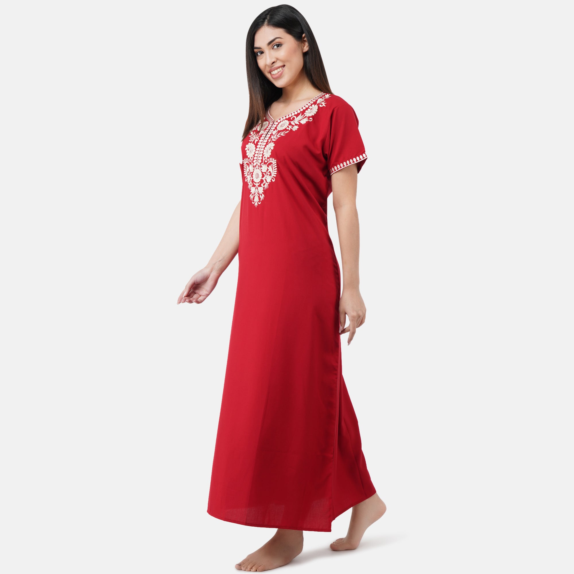White Six Floral Embroidered Nightgown