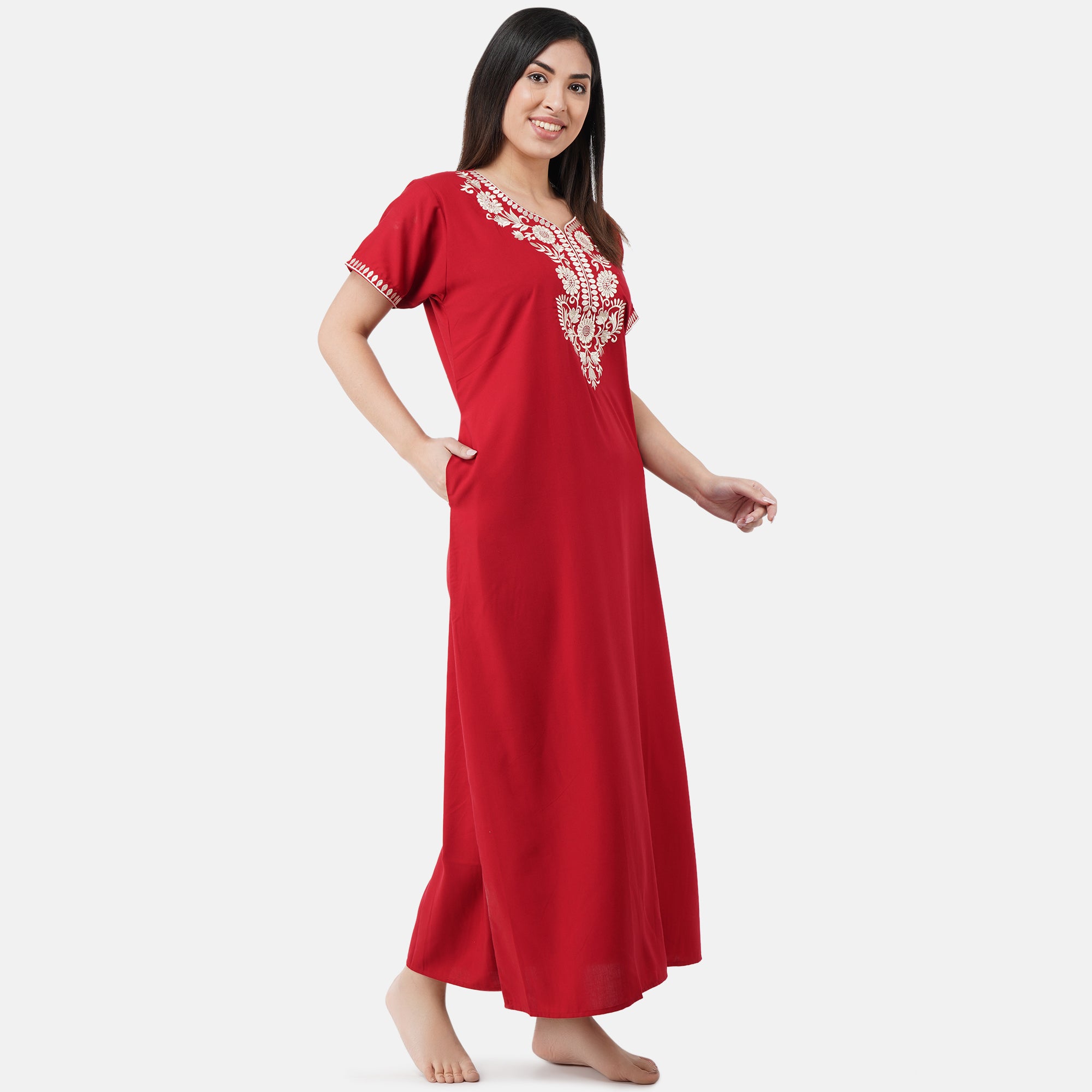 White Six Floral Embroidered Nightgown