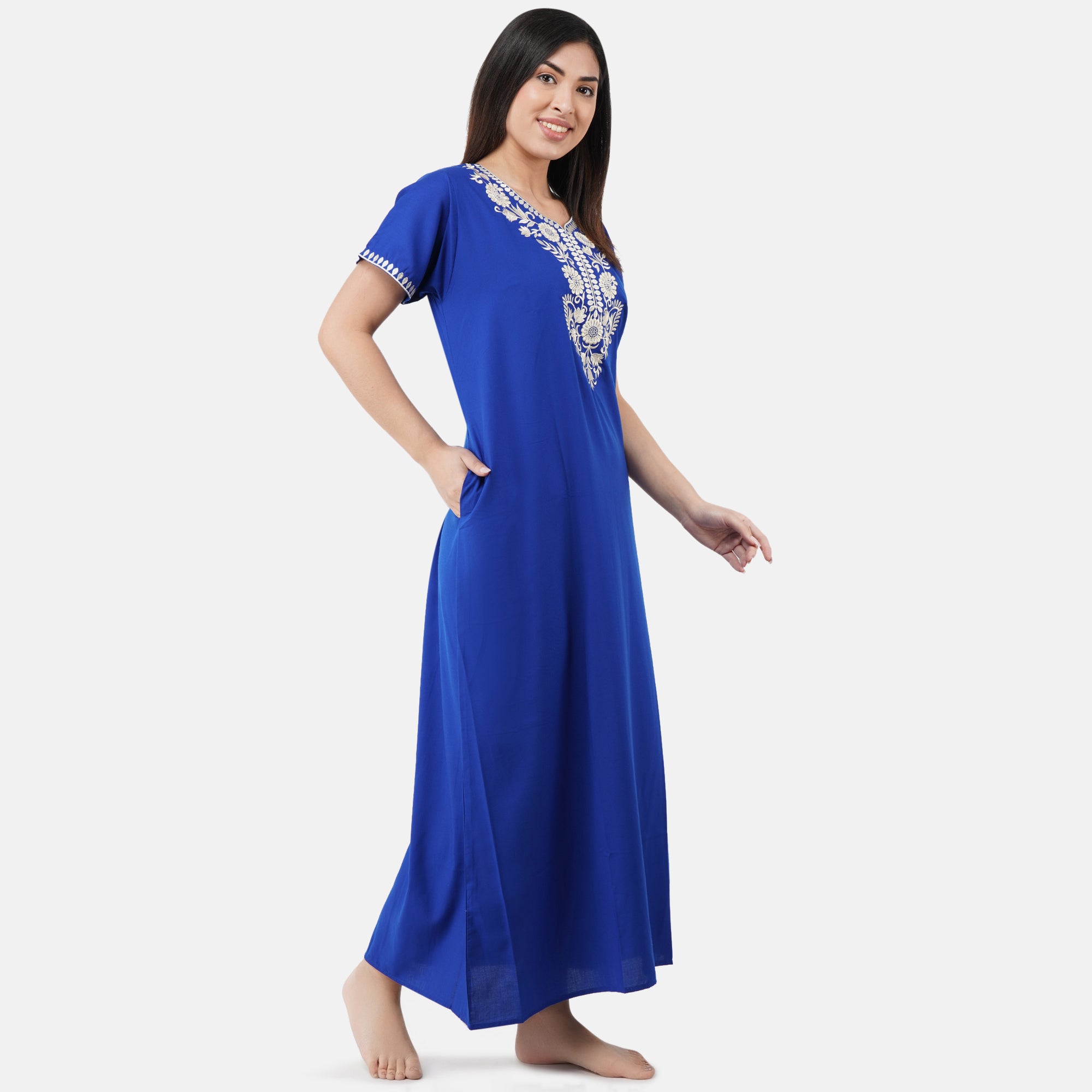 White Six Floral Embroidered Nightgown