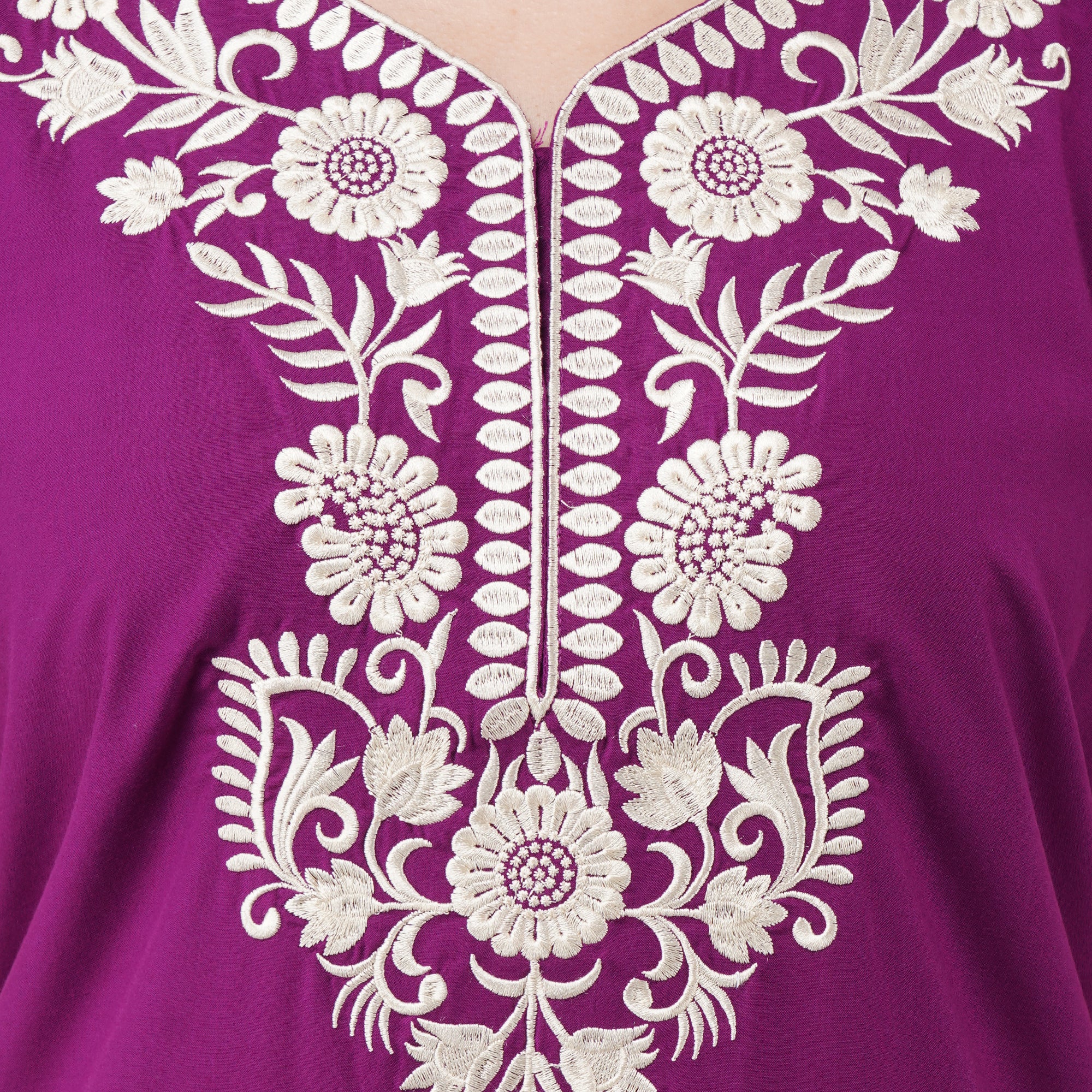 White Six Floral Embroidered Nightgown
