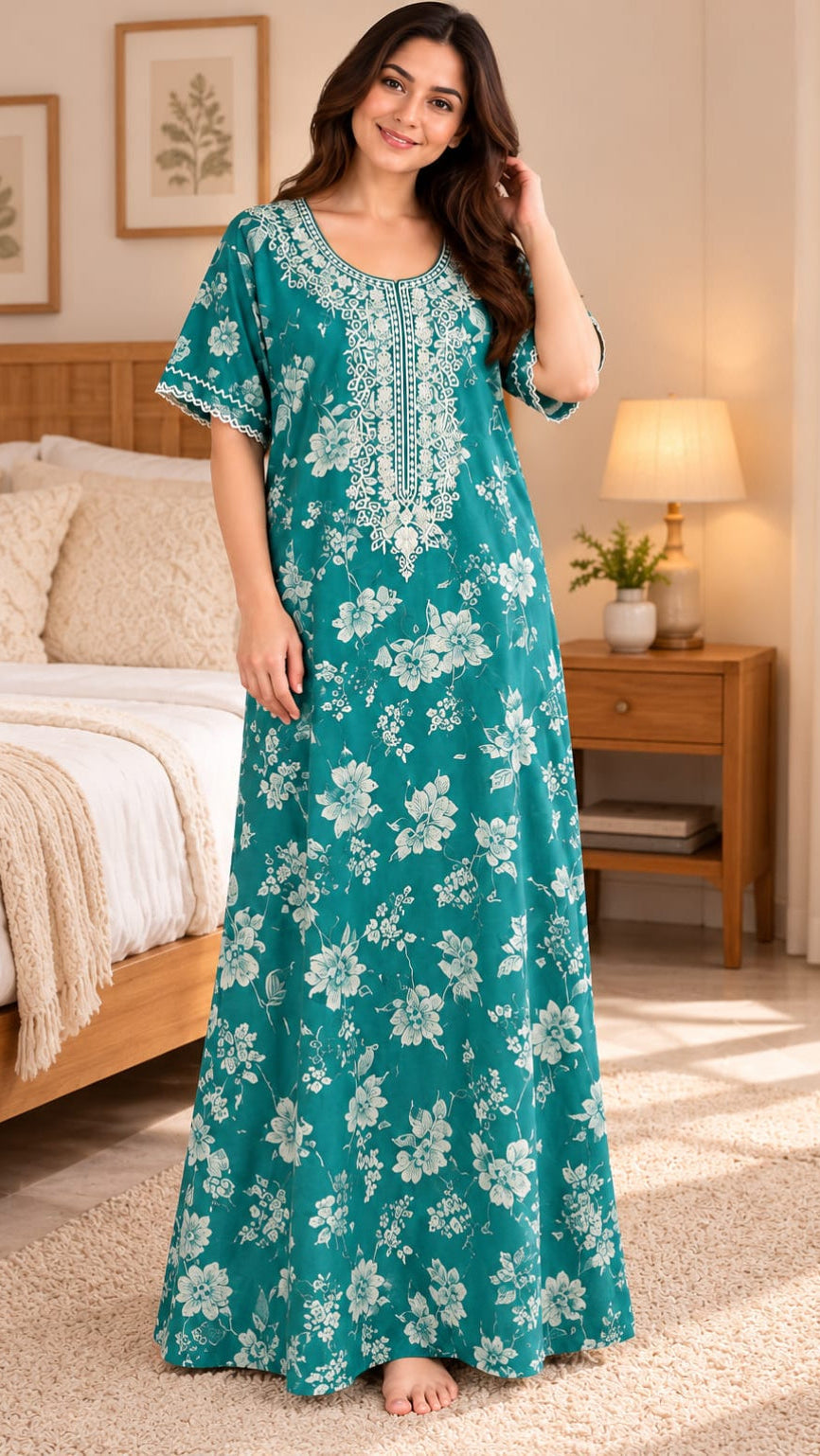 Elegant, comfortable full-length nightgown Main image