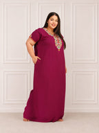 Abhlaline contrast Embroidered Nightgown