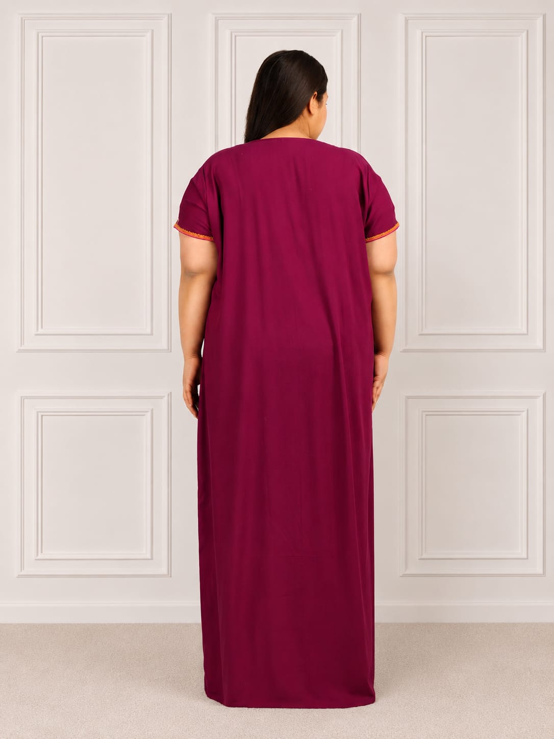 Abhlaline contrast Embroidered Nightgown