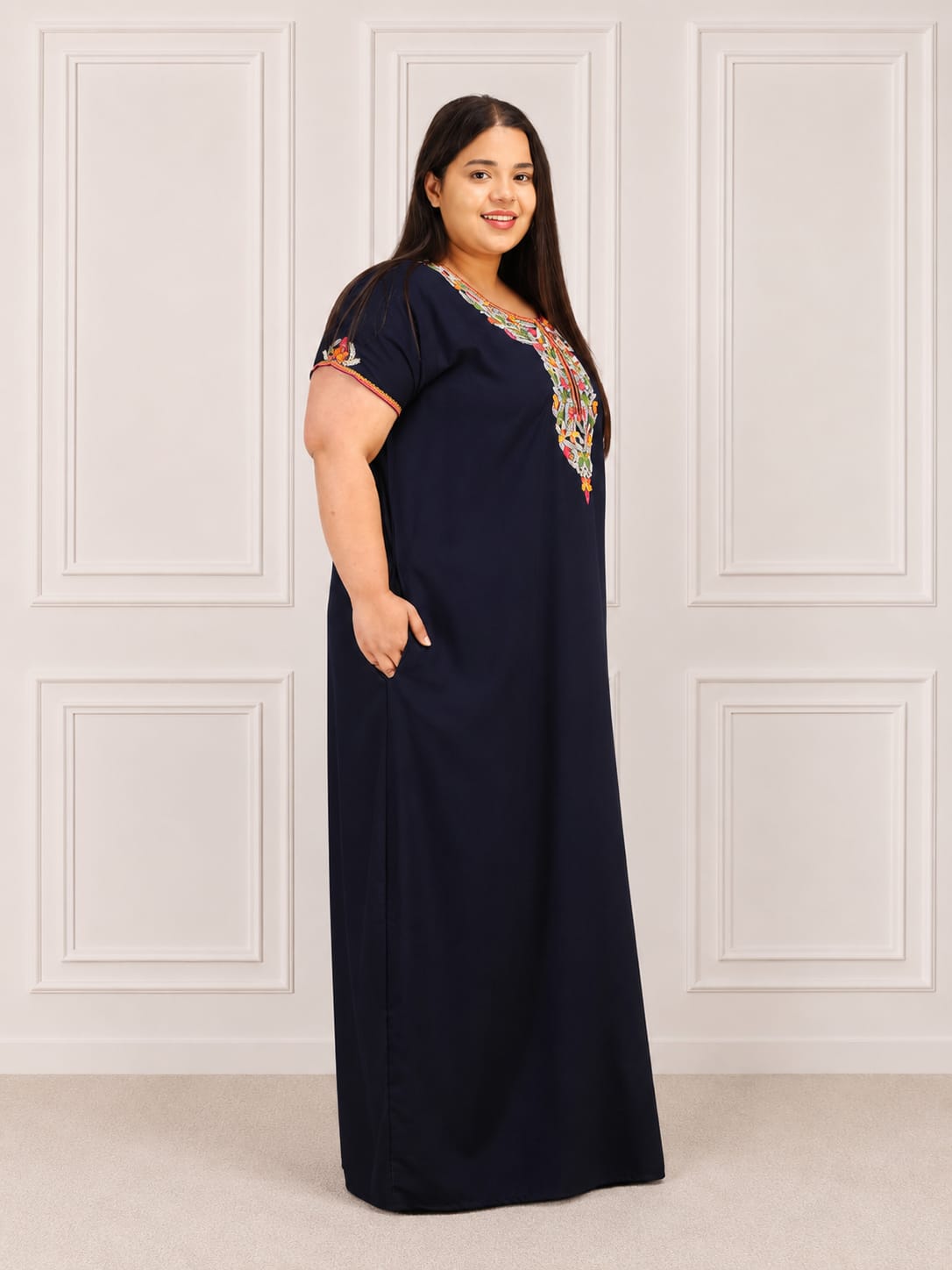Abhlaline contrast Embroidered Nightgown
