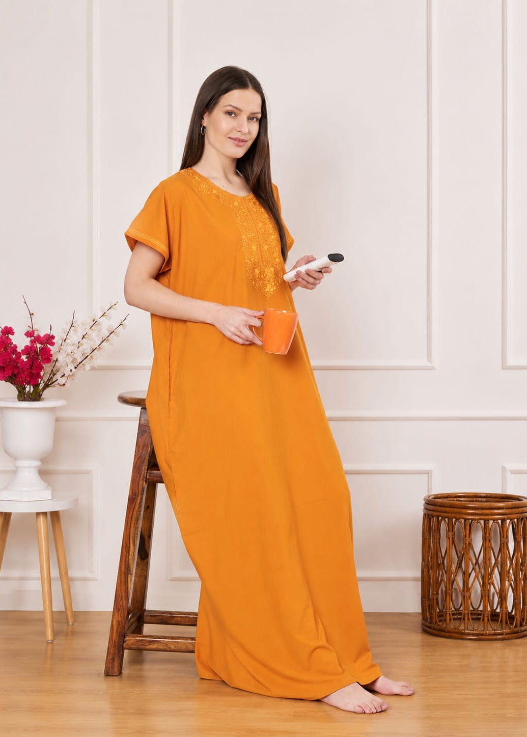 KOI SLEEPWEAR SELF Work Gown Secondary image