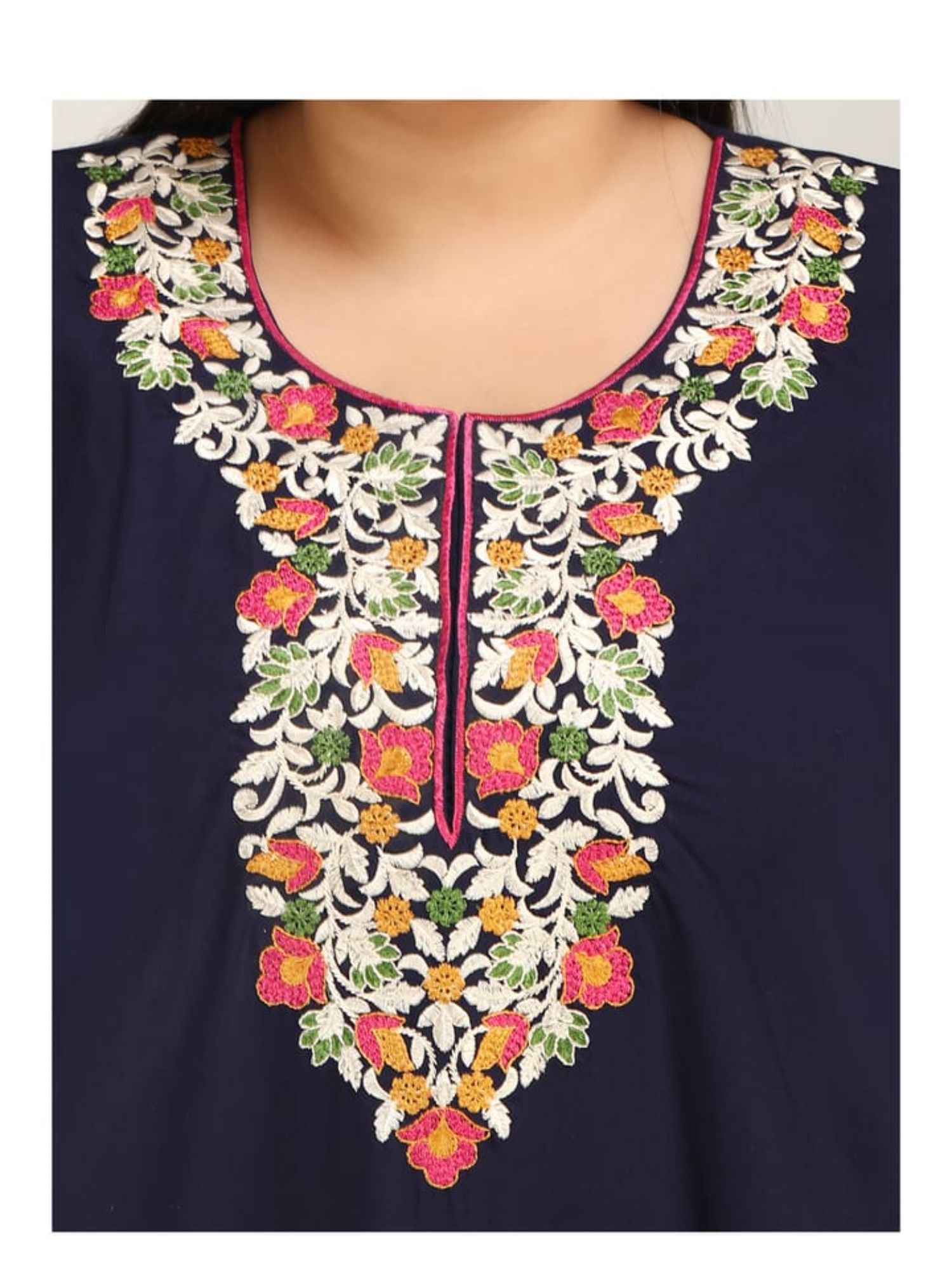 Abhlaline contrast Embroidered Nightgown