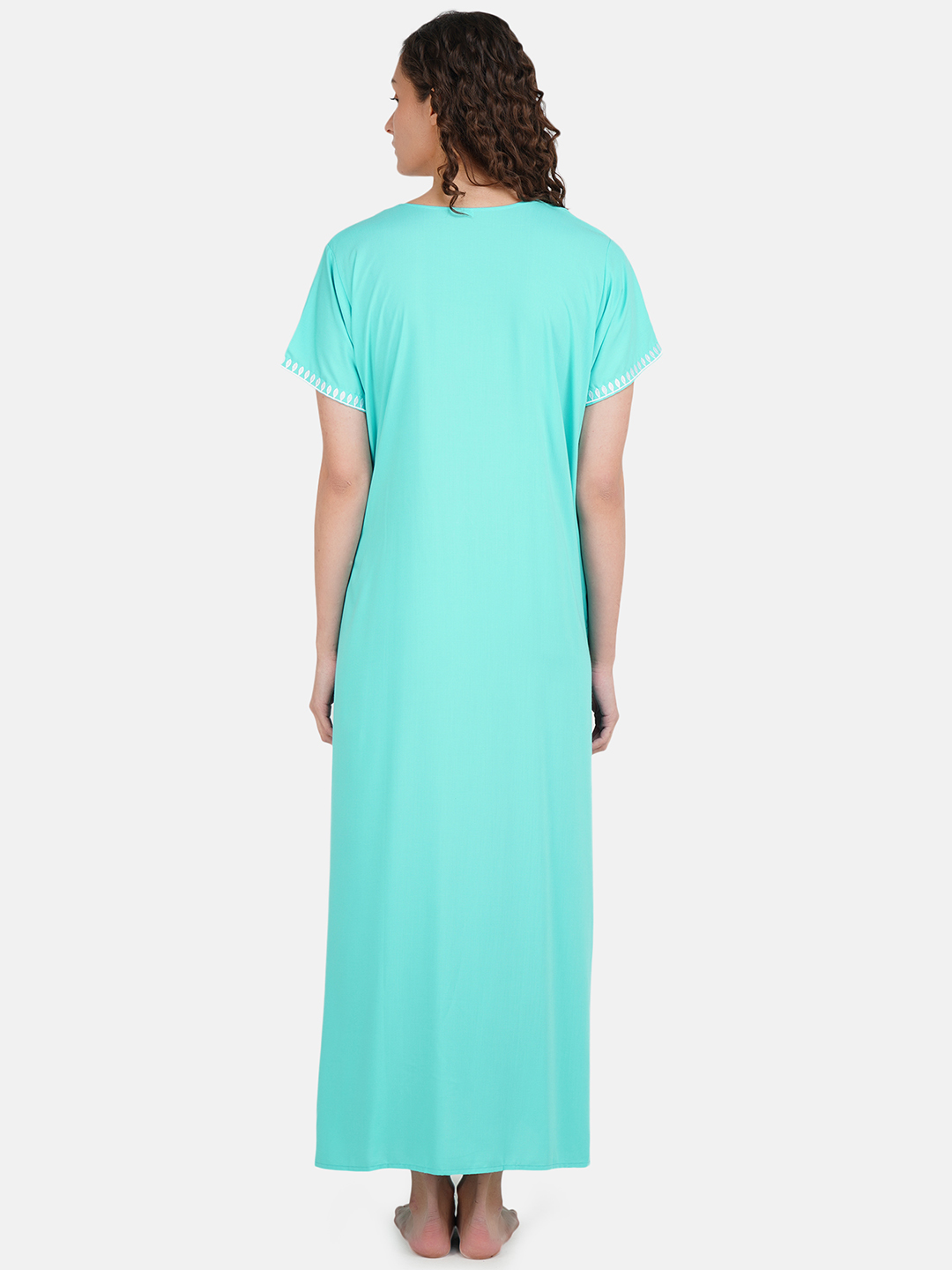 White Six Floral Embroidered Nightgown