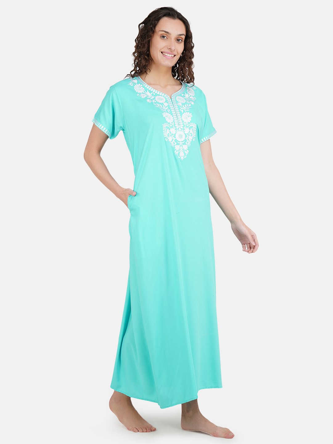 White Six Floral Embroidered Nightgown