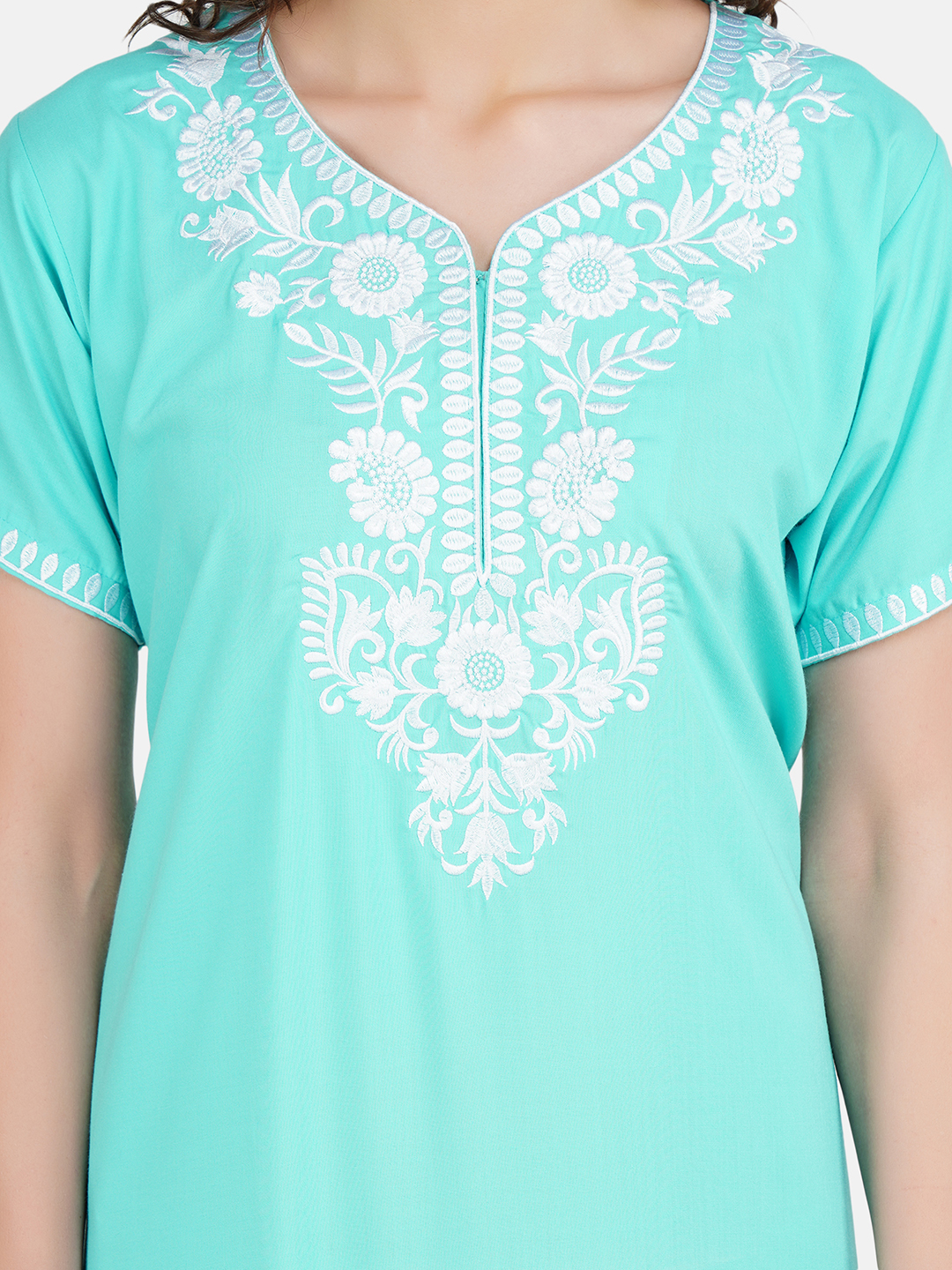 White Six Floral Embroidered Nightgown